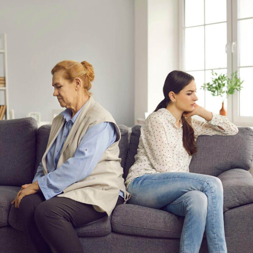 Erwachsene Familienangehörige im Gespräch